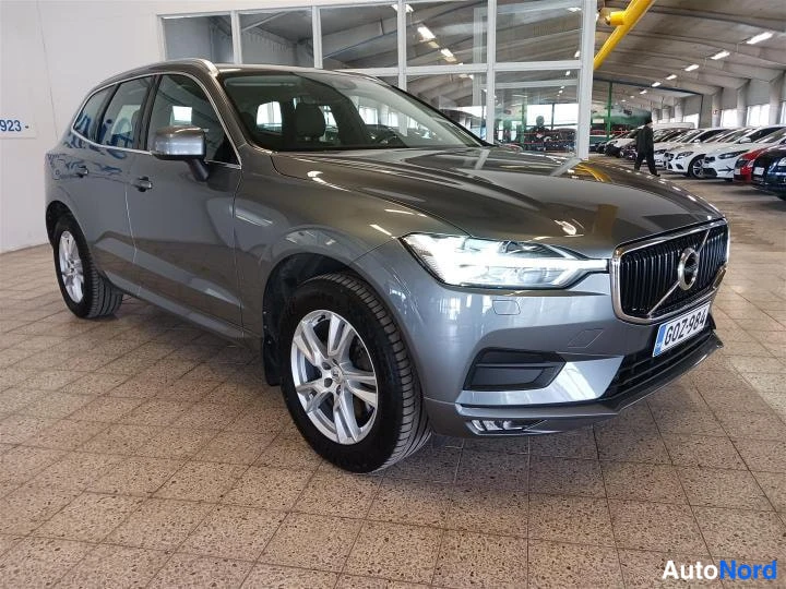 Harmaa Volvo XC60 2018, etuviisto, keula oikealle, kuva 3