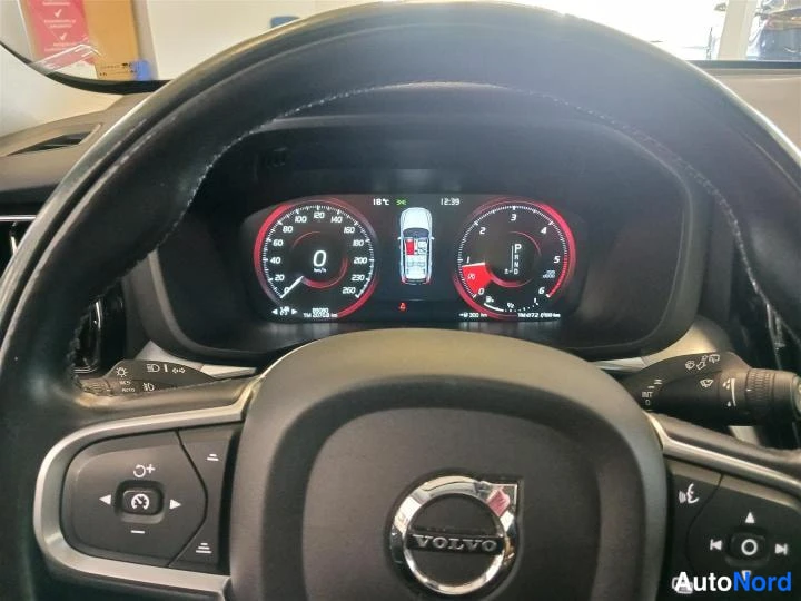Harmaa Volvo XC60 2018, yksityiskohta, kuva 14