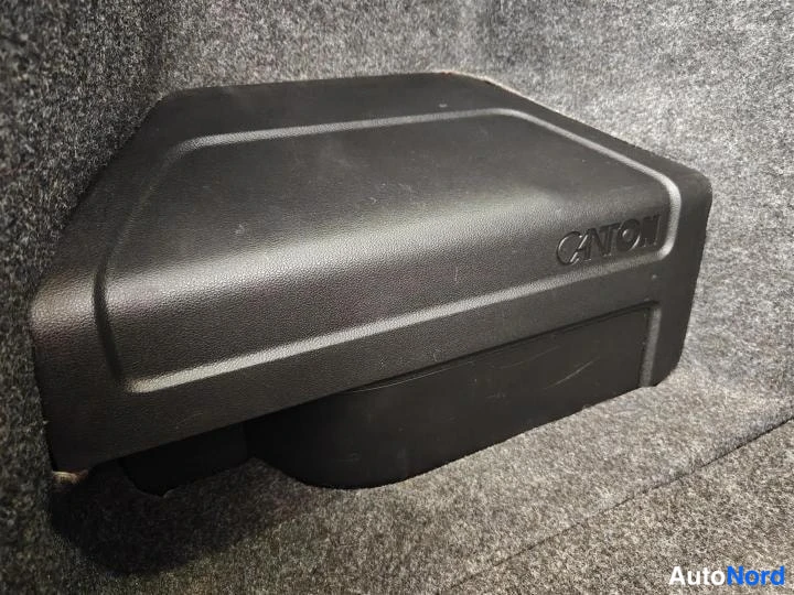 Musta Skoda Octavia 2015, yksityiskohta, kuva 18