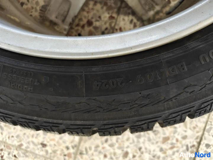 Musta Skoda Octavia 2015, yksityiskohta, kuva 20