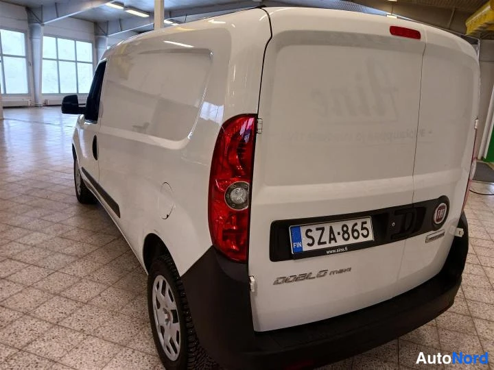 Valkoinen Fiat Doblo 2021, takaviisto, kuva 5