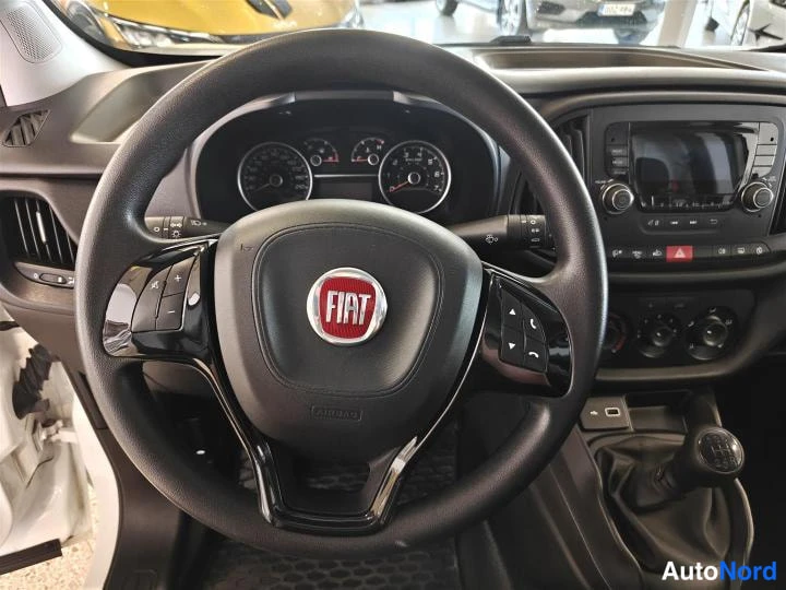 Valkoinen Fiat Doblo 2021, yksityiskohta, kuva 16