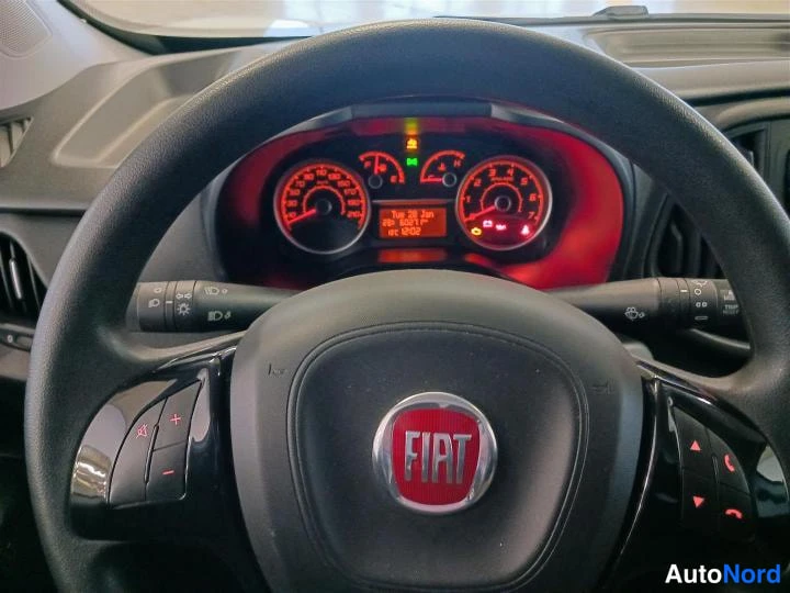 Valkoinen Fiat Doblo 2021, yksityiskohta, kuva 14