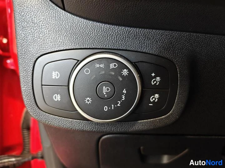 Punainen Ford Fiesta 2020, yksityiskohta, kuva 14