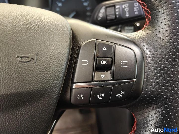 Punainen Ford Fiesta 2020, yksityiskohta, kuva 15