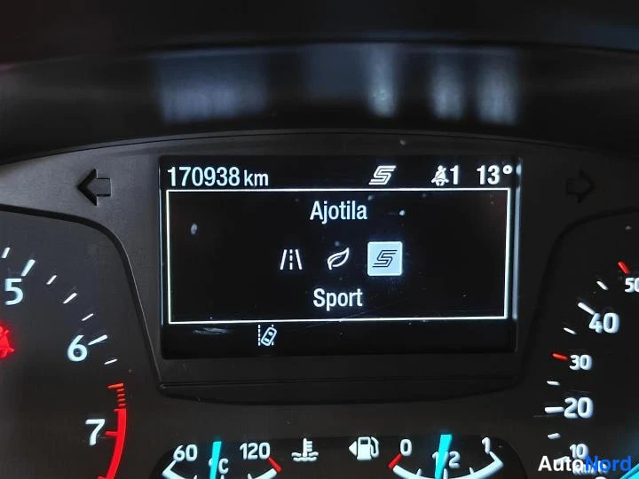 Punainen Ford Fiesta 2020, yksityiskohta, kuva 24
