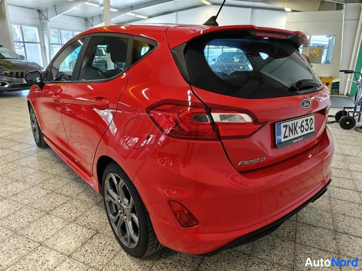 Punainen Ford Fiesta 2020, takaviisto, kuva 6