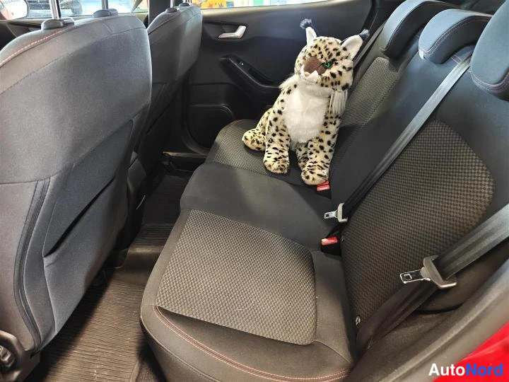 Punainen Ford Fiesta 2020, kuva 29