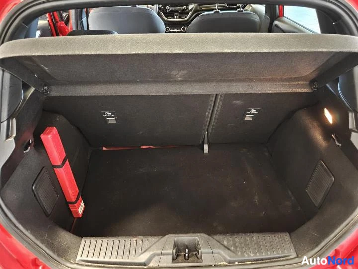 Punainen Ford Fiesta 2020, tavaratila, kuva 12