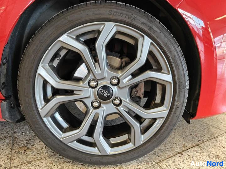 Punainen Ford Fiesta 2020, yksityiskohta, kuva 26