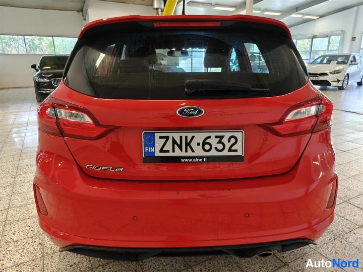 Punainen Ford Fiesta 2020, takaa, kuva 7