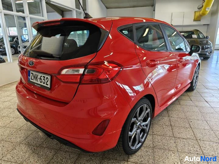 Punainen Ford Fiesta 2020, takaviisto, kuva 5