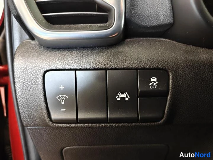 Punainen Kia Sportage 2016, yksityiskohta, kuva 15