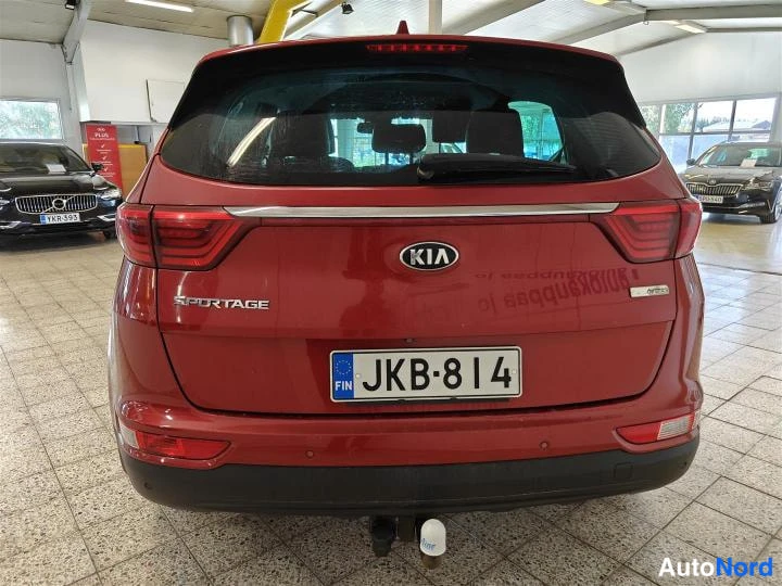 Punainen Kia Sportage 2016, takaa, kuva 7