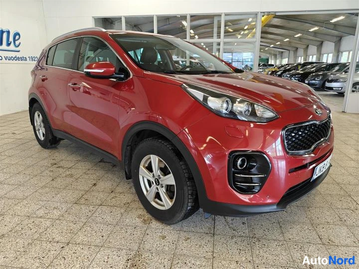 Punainen Kia Sportage 2016, etuviisto, keula oikealle, kuva 3