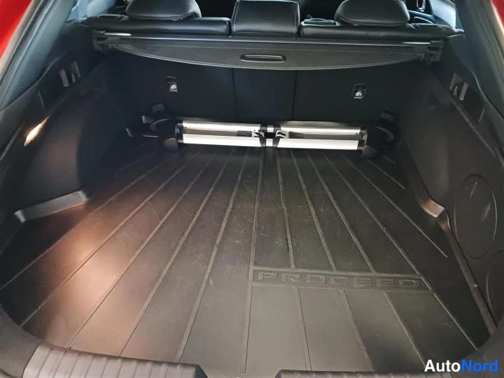 Punainen KIA ProCeed 2023, tavaratila, kuva 12