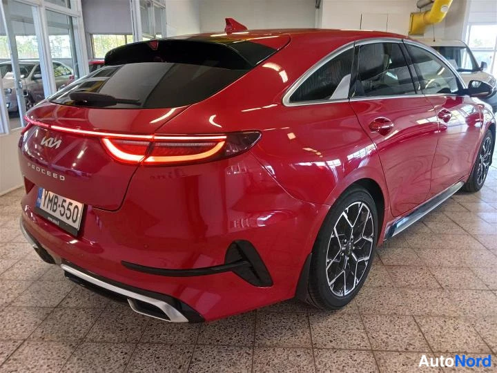 Punainen KIA ProCeed 2023, takaviisto, kuva 6