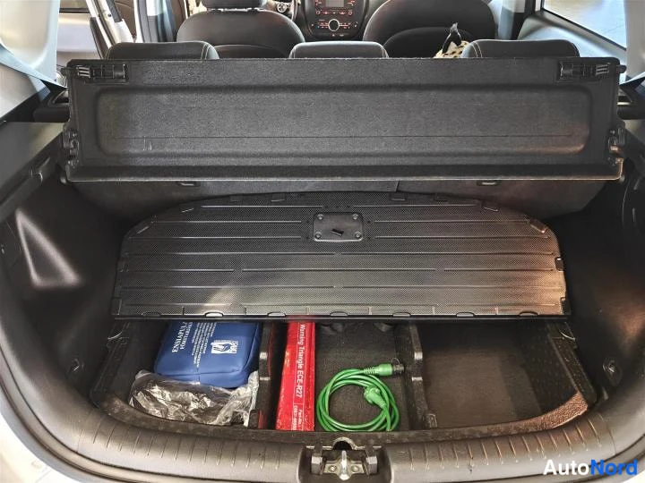 Valkoinen Kia SOUL 2015, tavaratila, kuva 12
