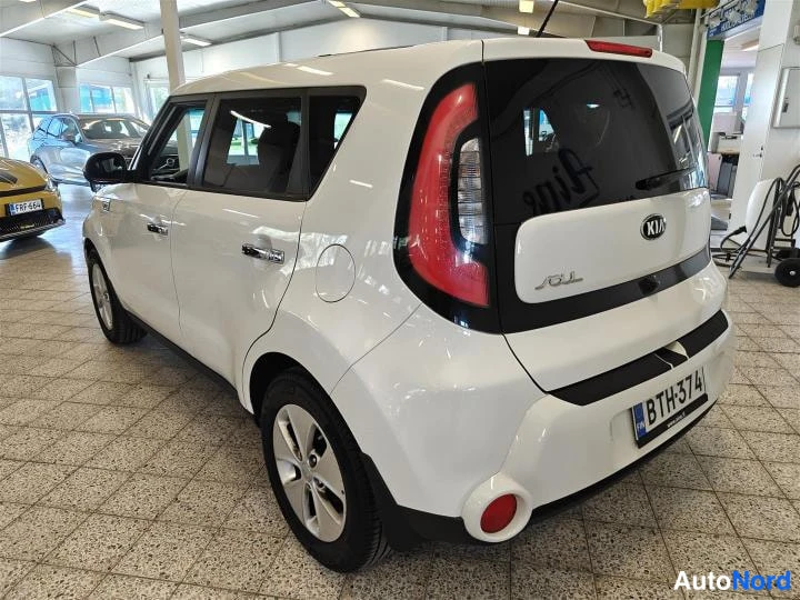 Valkoinen Kia SOUL 2015, takaviisto, kuva 5