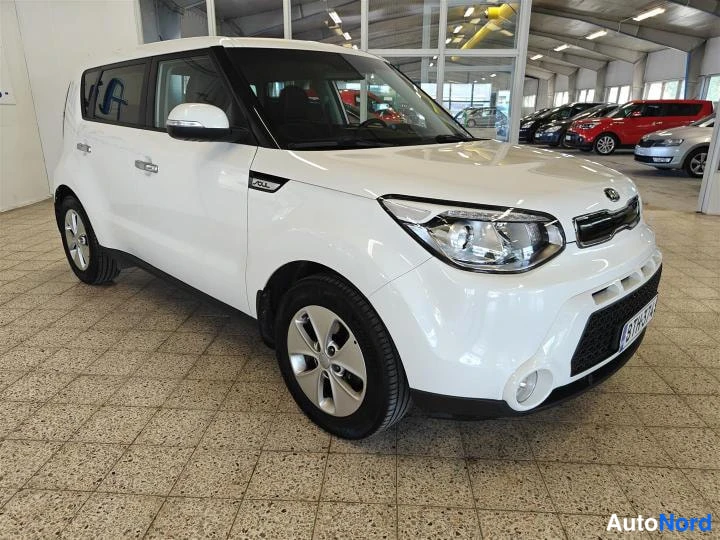 Valkoinen Kia SOUL 2015, etuviisto, keula oikealle, kuva 4