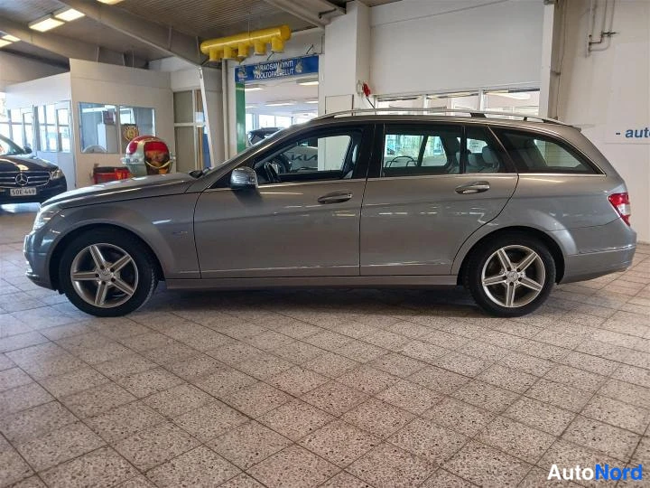 Harmaa Mercedes-Benz C 220 CDI 2011, etuviisto, keula vasemmalle, kuva 2