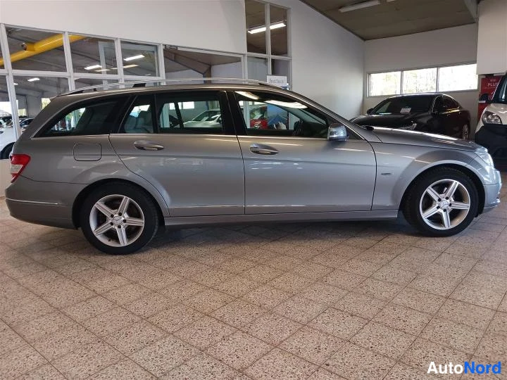 Harmaa Mercedes-Benz C 220 CDI 2011, sivulta, kuva 3