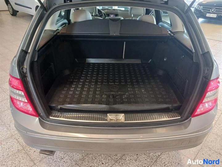 Harmaa Mercedes-Benz C 220 CDI 2011, tavaratila, kuva 10