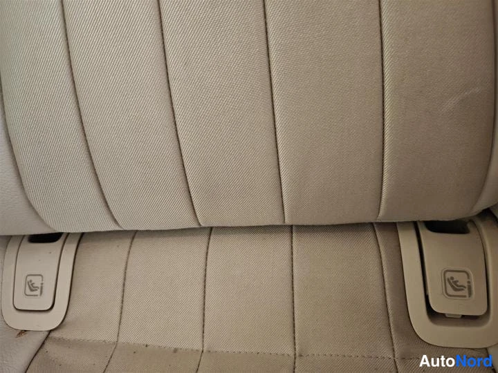 Musta Mercedes-Benz E 200 d 2011, yksityiskohta, kuva 21