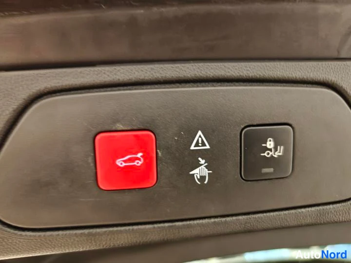 Valkoinen Opel Grandland X 2018, yksityiskohta, kuva 24