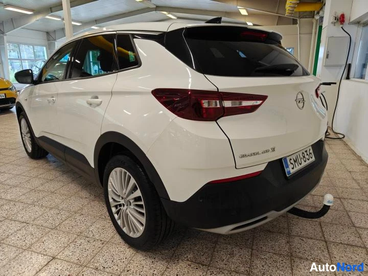 Valkoinen Opel Grandland X 2018, takaviisto, kuva 5