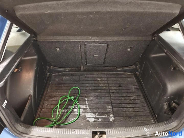 Sininen Skoda Rapid Spaceback 2018, tavaratila, kuva 12