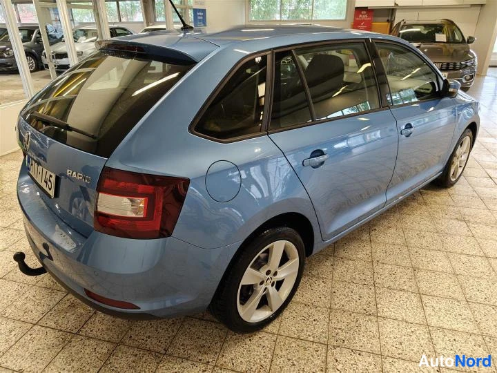 Sininen Skoda Rapid Spaceback 2018, takaviisto, kuva 6