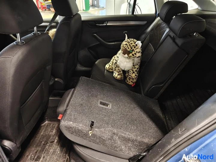 Sininen Skoda Rapid Spaceback 2018, tavaratila, kuva 13