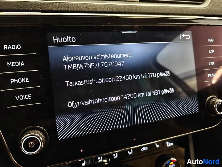 Musta Skoda Superb 2020, yksityiskohta, kuva 22