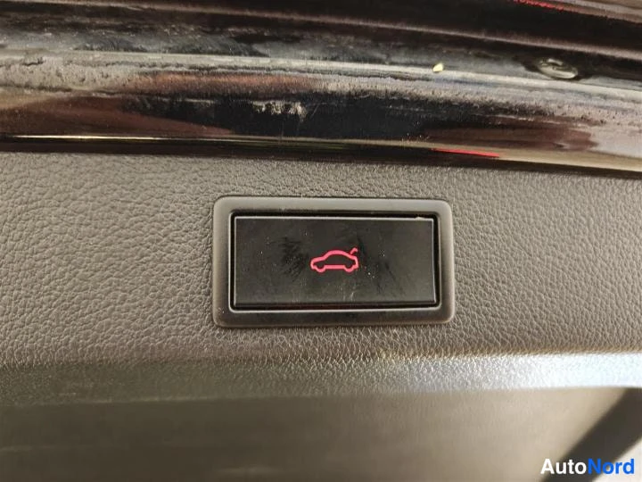 Musta Skoda Superb 2020, yksityiskohta, kuva 25