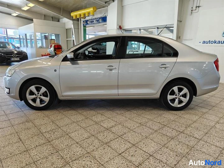 Hopea Skoda Rapid 2013, sivulta, kuva 4