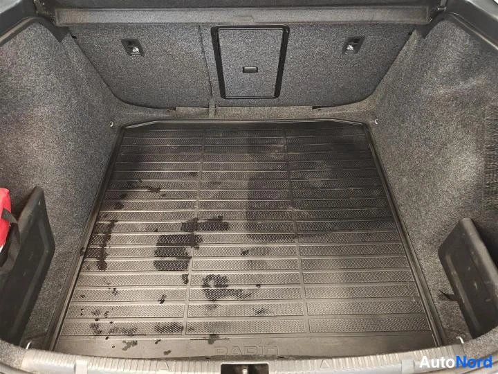 Hopea Skoda Rapid 2013, tavaratila, kuva 13