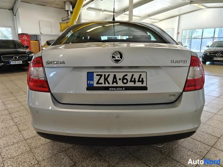 Hopea Skoda Rapid 2013, takaa, kuva 7