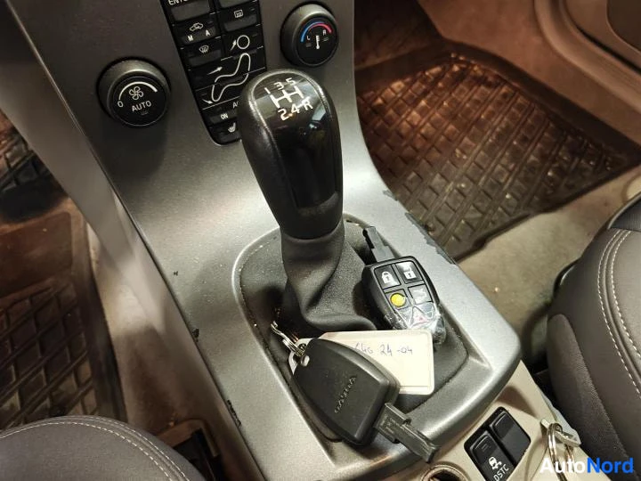 Harmaa Volvo S40 2005, yksityiskohta, kuva 20