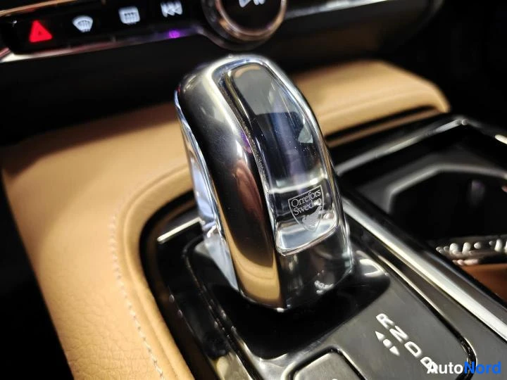 Musta Volvo S90 2018, yksityiskohta, kuva 20