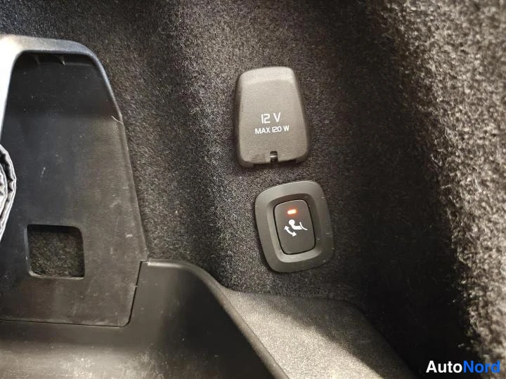 Musta Volvo S90 2018, yksityiskohta, kuva 25