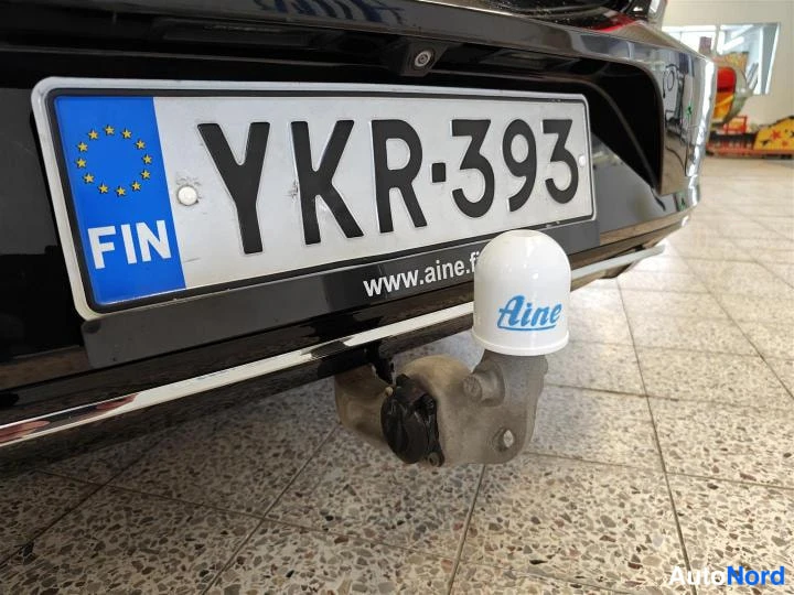Musta Volvo S90 2018, yksityiskohta, kuva 26