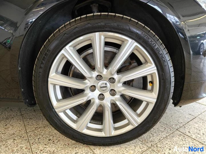 Musta Volvo S90 2018, yksityiskohta, kuva 27