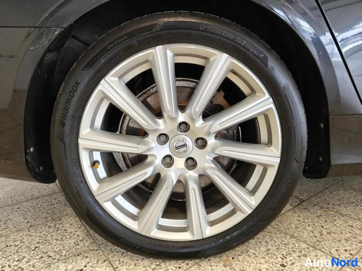 Musta Volvo S90 2018, yksityiskohta, kuva 29