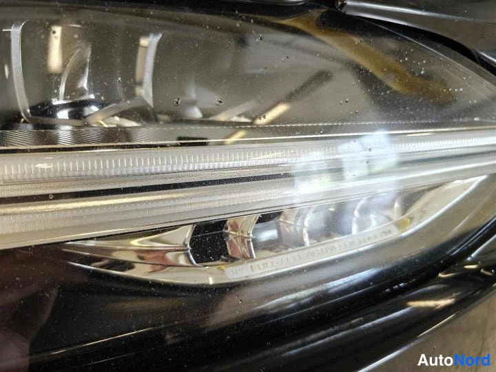 Musta Volvo S90 2018, yksityiskohta, kuva 31