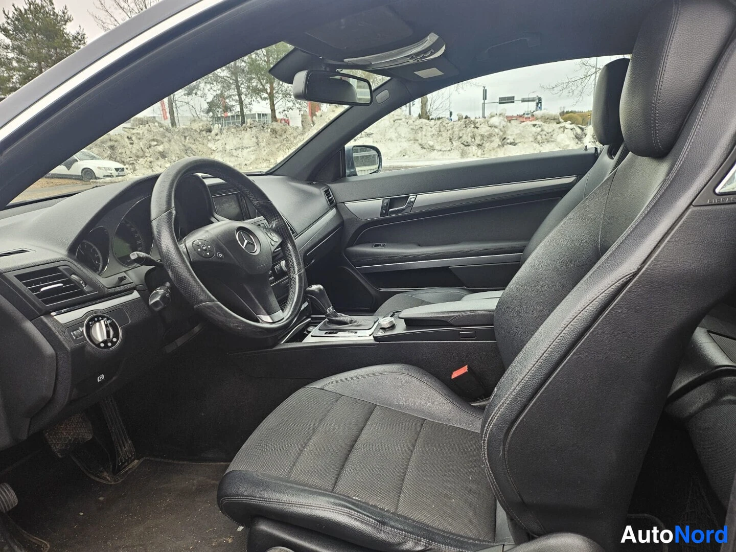 Muu: Autojen sisätilat, front
