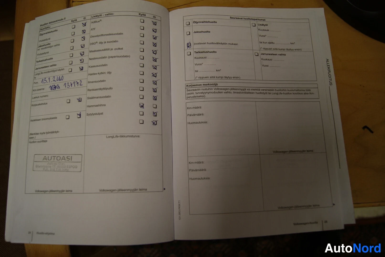 Asiakirja: Avoin huoltokirja. Vasemman sivun huollossa 15.1.2020 ja kilometrikuvaamassa 173172.