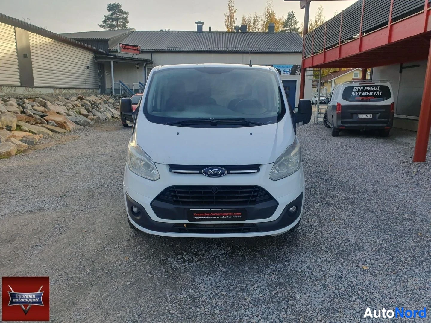 Valkoinen Ford Transit Custom 2013, edestä, kuva 5