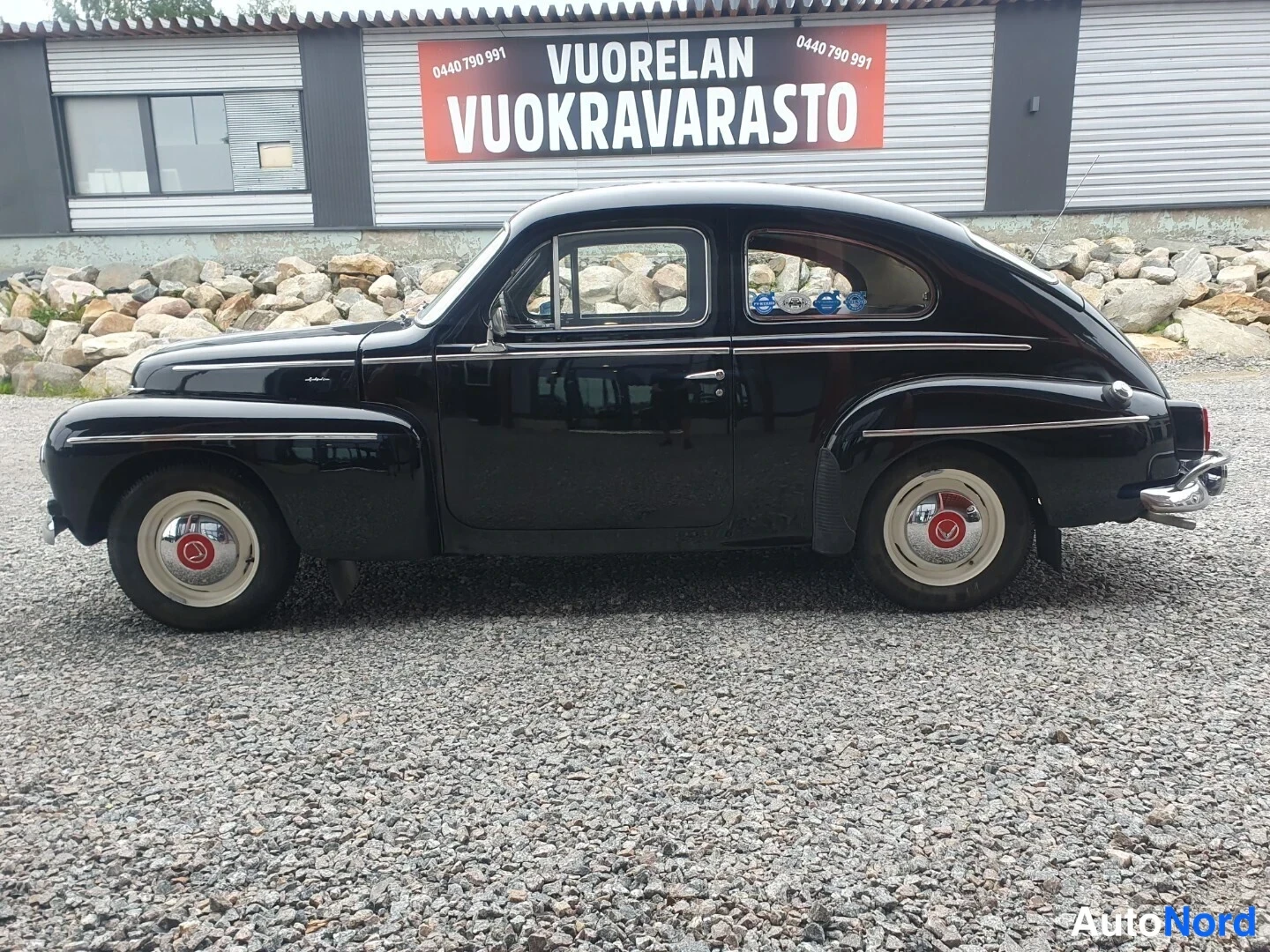 Musta Volvo 544 1962, sivulta, kuva 3