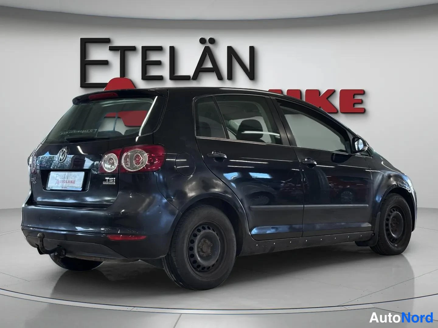Musta Volkswagen Golf Plus 2010, takaviisto, kuva 5
